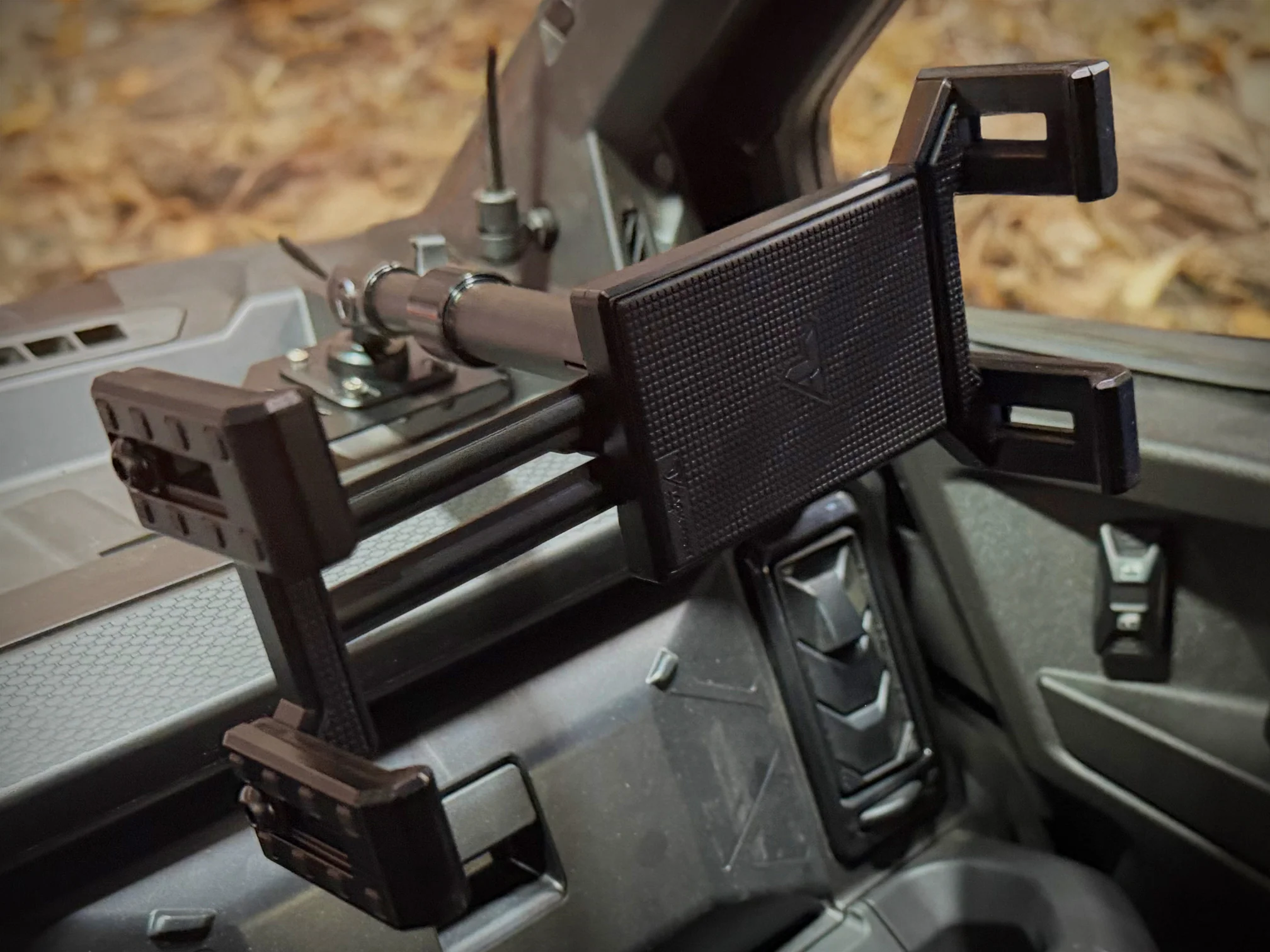 TF290904 TF290905 | Can-Am Defender HD11 Tablet Dash Mount - Image 2
