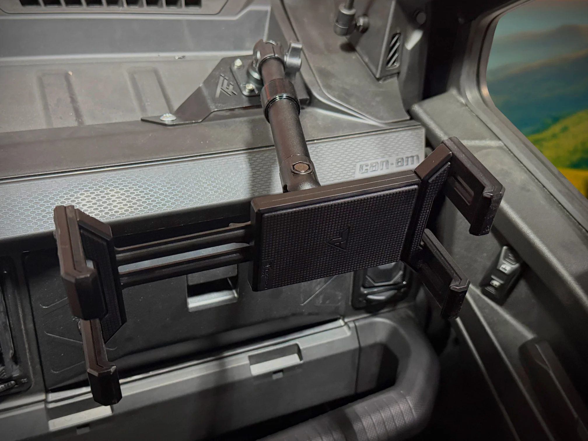 TF290904 TF290905 | Can-Am Defender HD11 Tablet Dash Mount - Image 3