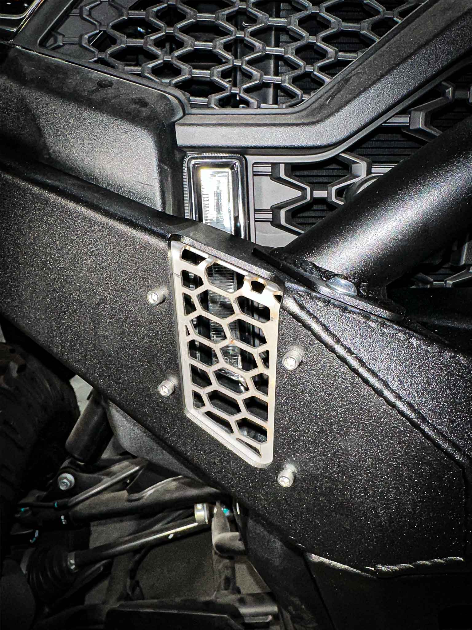 TF280501 | CFMOTO UForce U10 PRO Front Bumper - Image 3