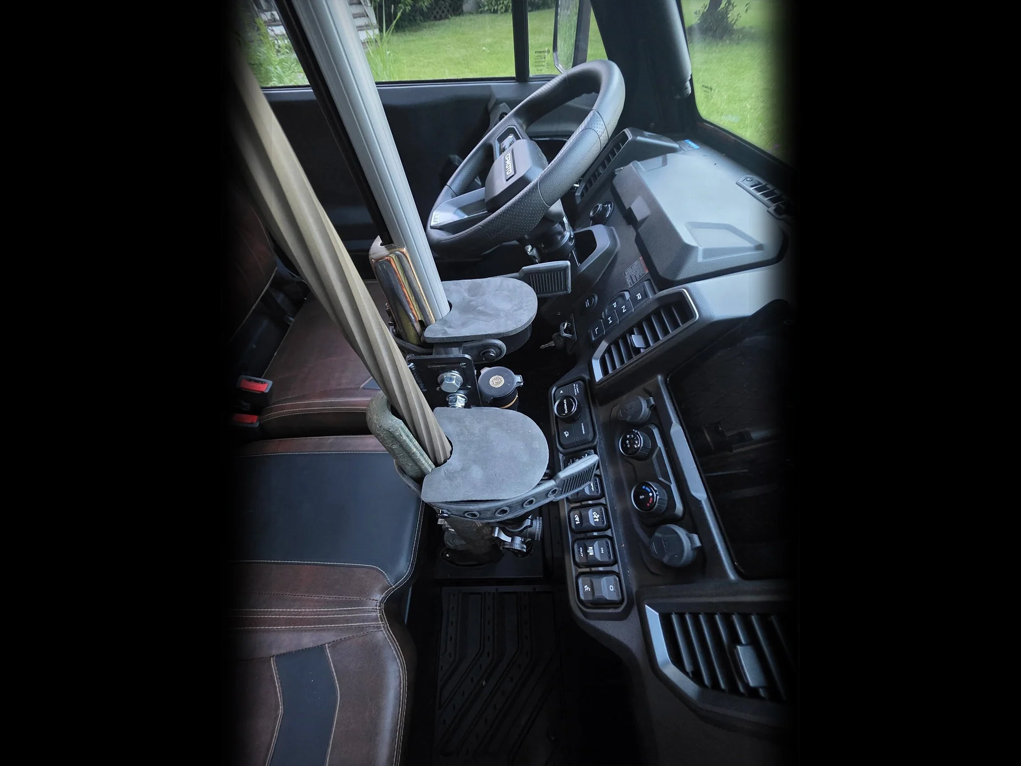 TF280902 | CFMOTO UForce U10 PRO Gun Mount - Center Floor Mount - Image 7