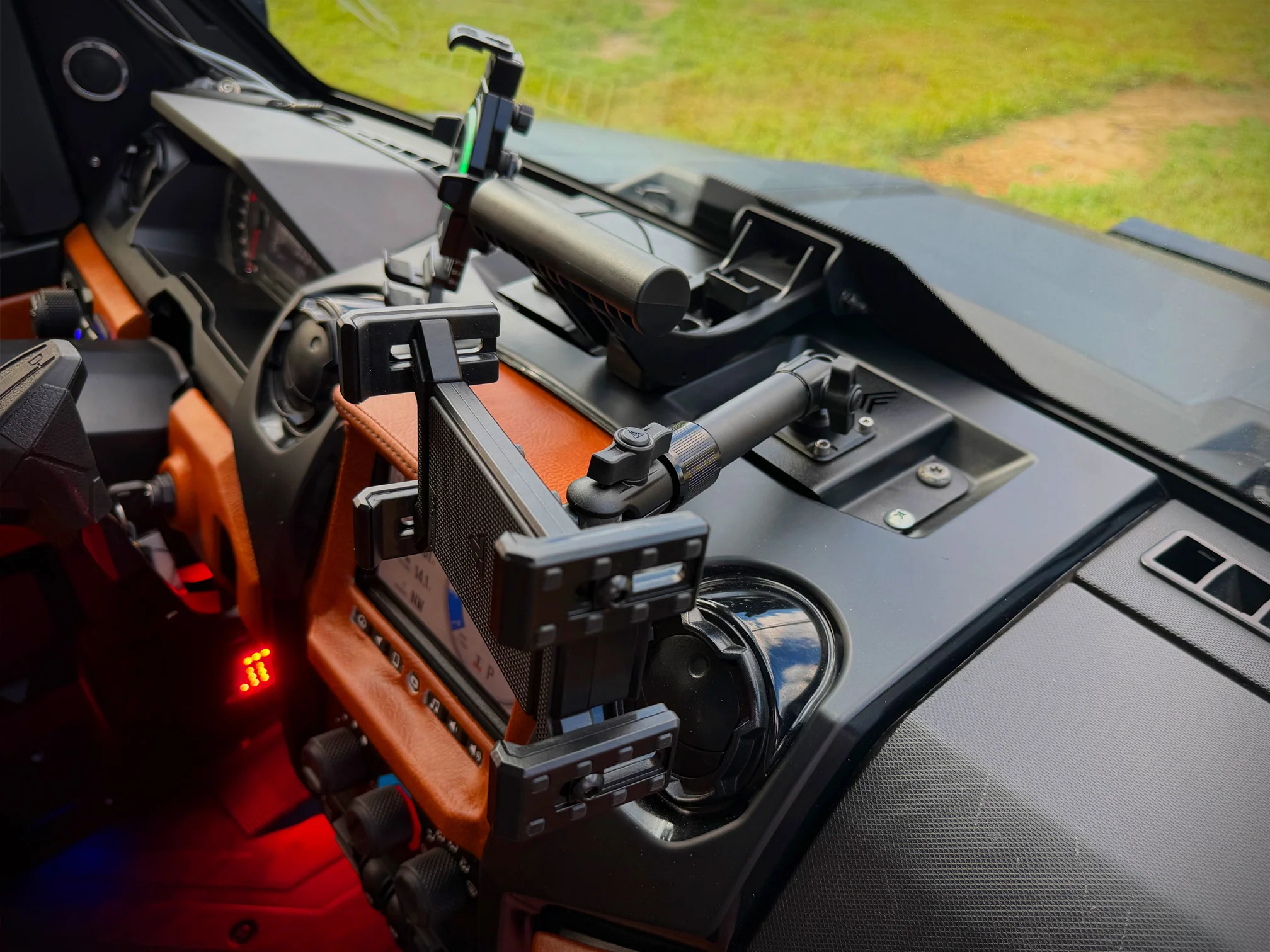 TF230909 & TF230910 | Polaris Ranger 1500 XD Tablet Dash Mount - Image 2